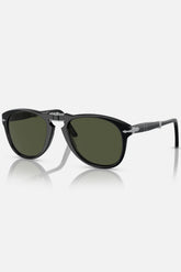 Occhiali da sole Persol PO714 95/31 neri con lenti verdi, modello folding misura 54-21, design vintage italiano.