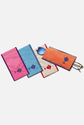 Astuccio Clic-Clac Centro Style per contenere due occhiali, in tessuto bicolore con chiusura clic-clac.